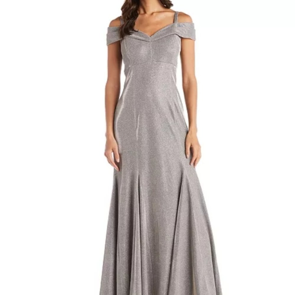 Regal R&M Richards Gown